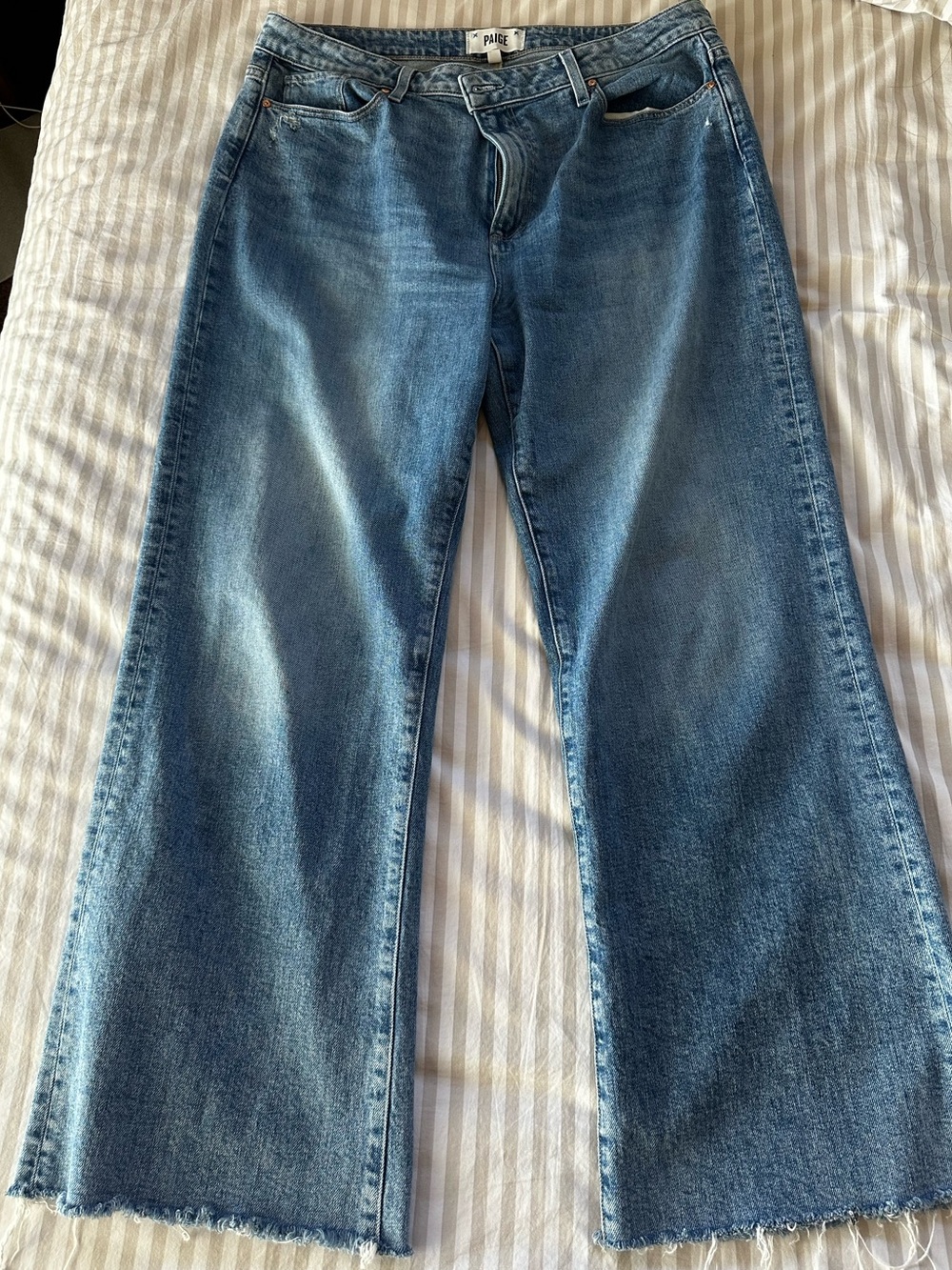 Paige Leenah Wide-Leg Raw Hem Jeans - Picture 8 of 9